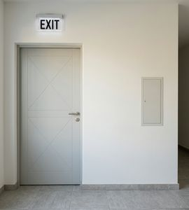 Алюминиевые двери